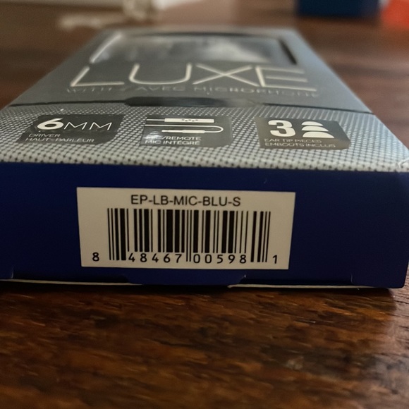 Earbuds - Picture 3 of 3